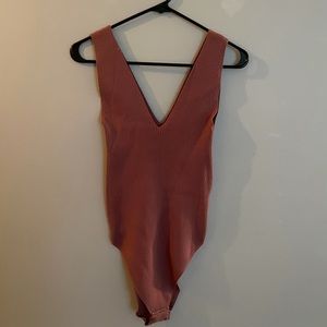 V-neck knit Bodysuit in mauve